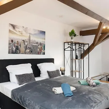 3 Flat Museuminsel Berlin-mitte 7 Personen Apartment *